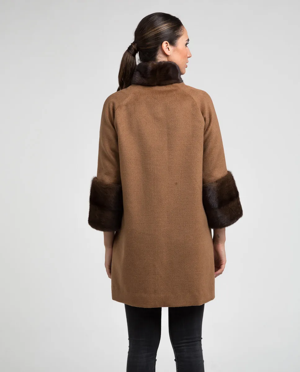 Abrigo de cashmere con detalles de pelo de visón