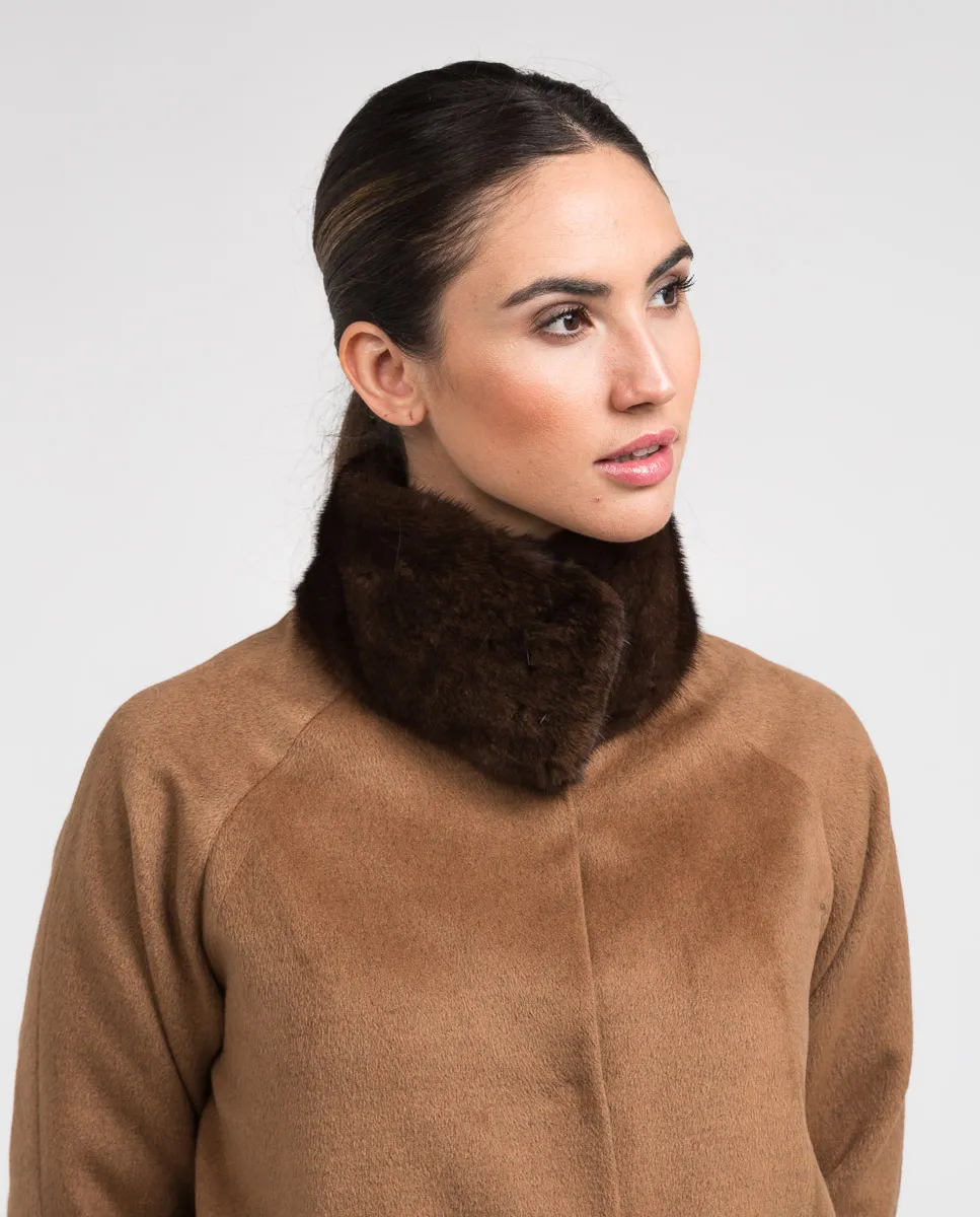 Abrigo de cashmere con detalles de pelo de visón