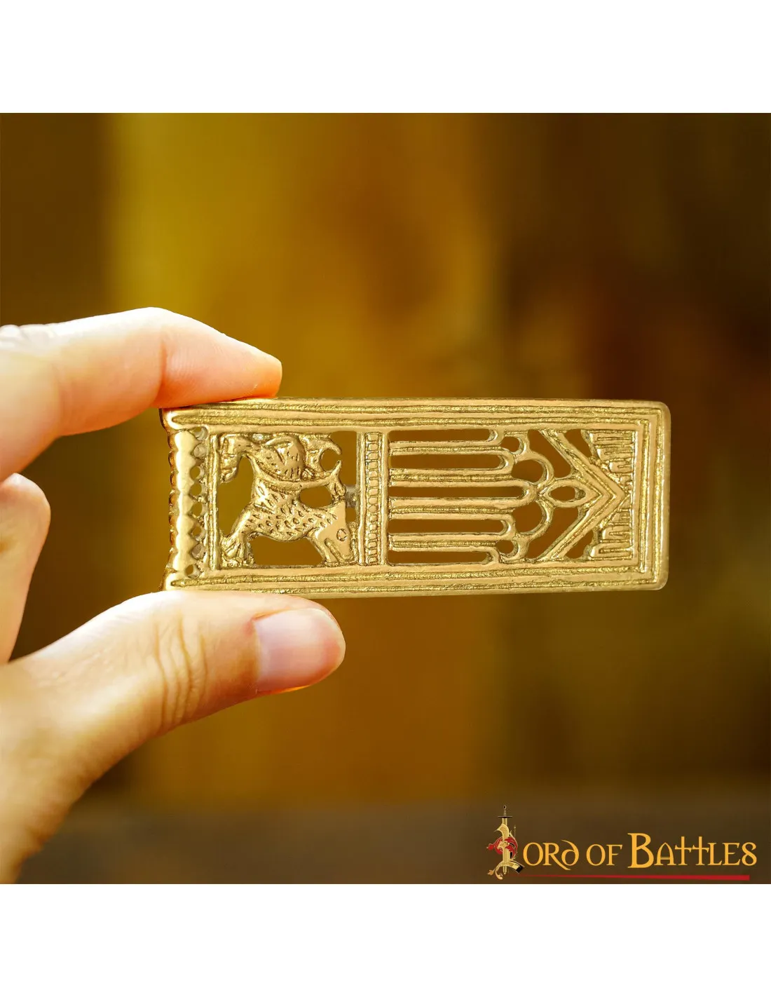 Accesorio medieval león en latón decorativo para cinturón
