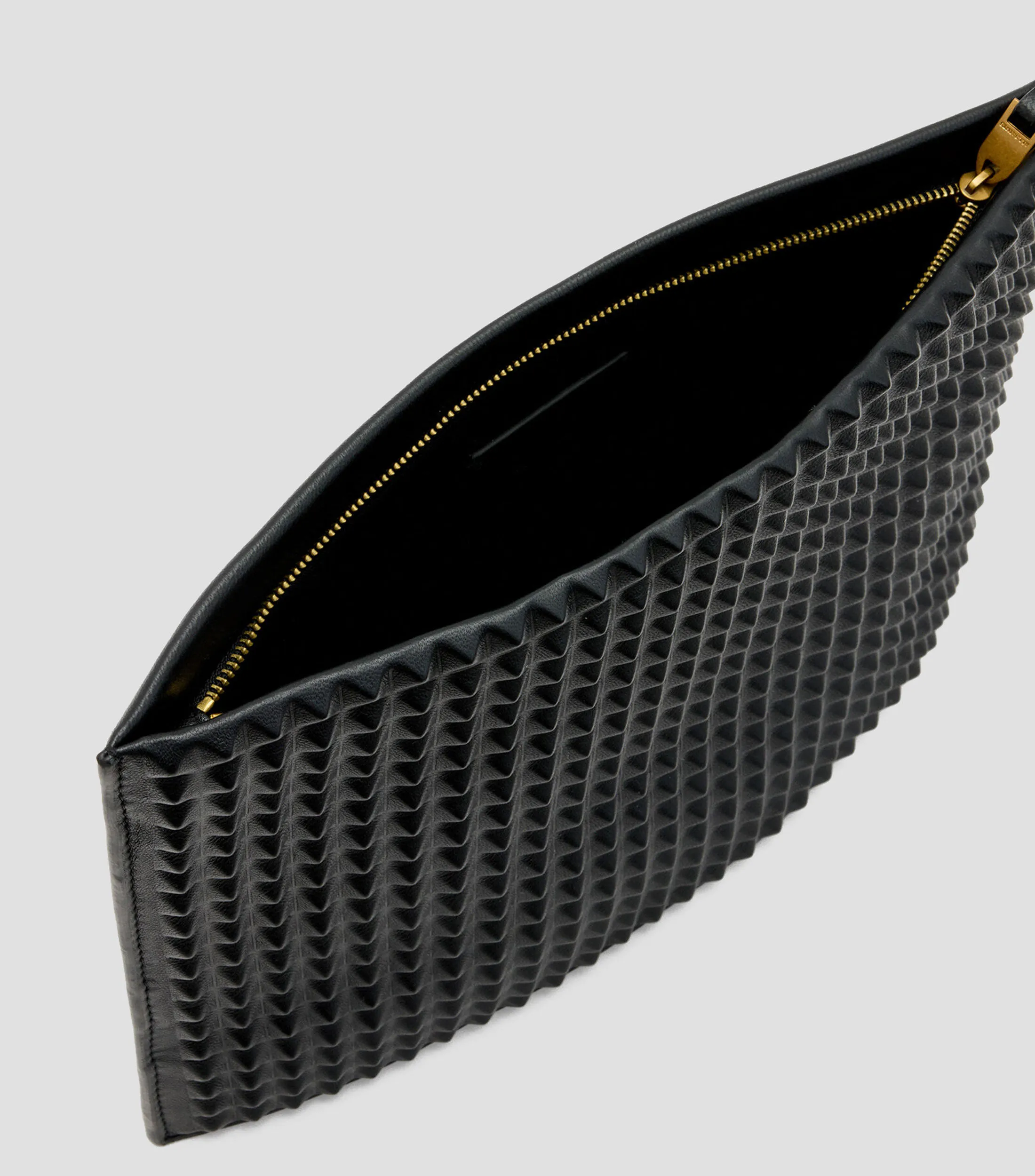 AllSaints Bolso Clutch texturizado en piel Mujer