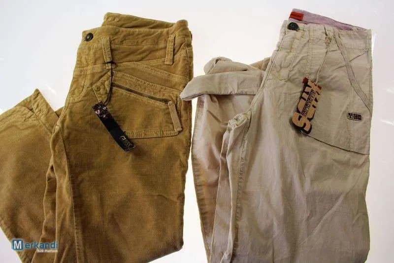 Armani, Diesel, D & G, Guess, Napapijri, mezcla de ropa de marca de niños