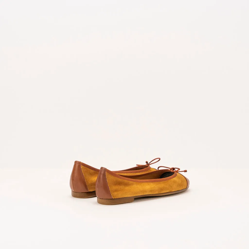 BAILARINA  SEIALE  HOSTE CAMEL