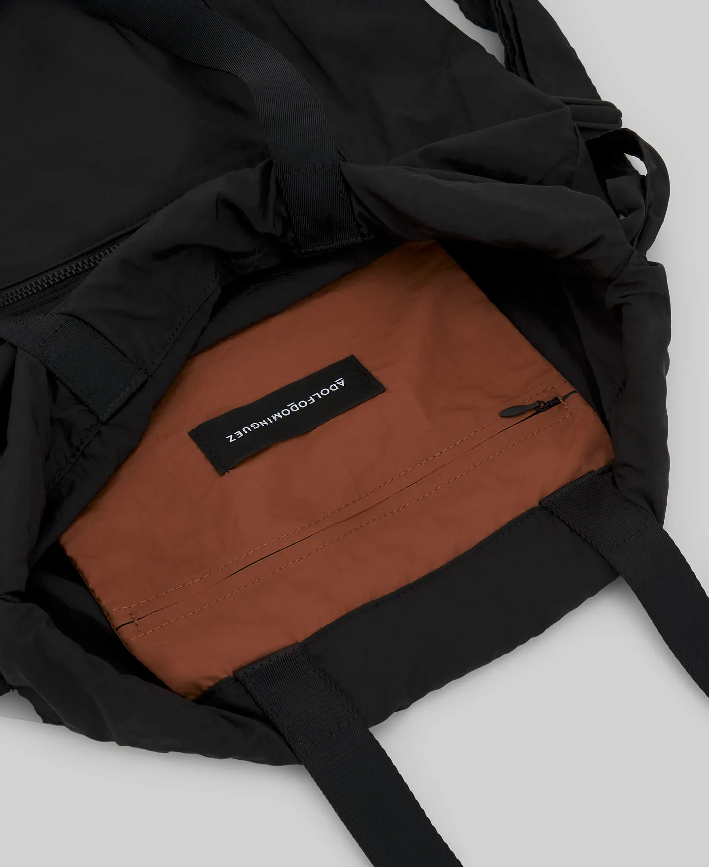 Black nylon shopper man
