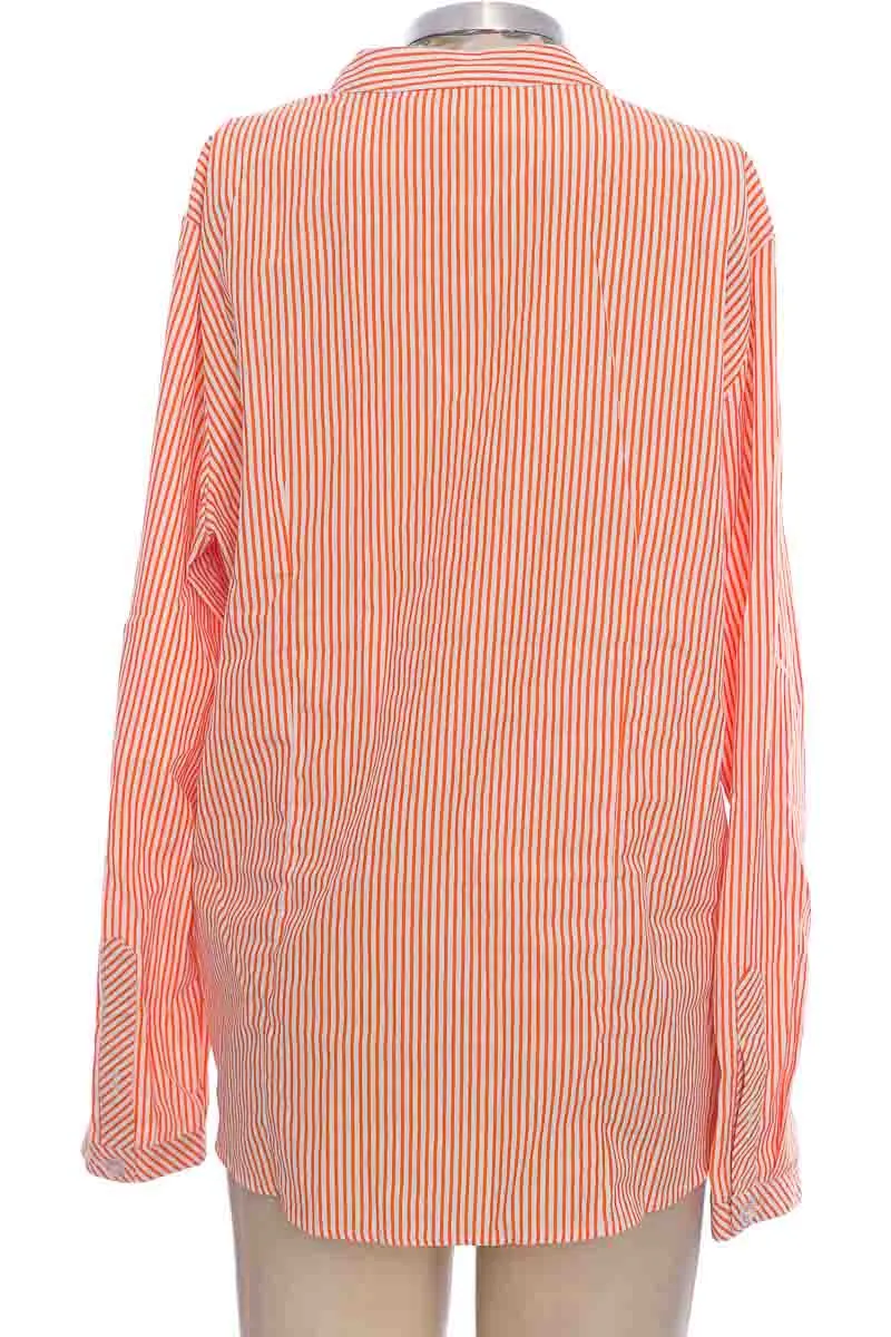 BLUSA COLOR NARANJA  ARTE Y DISEñO