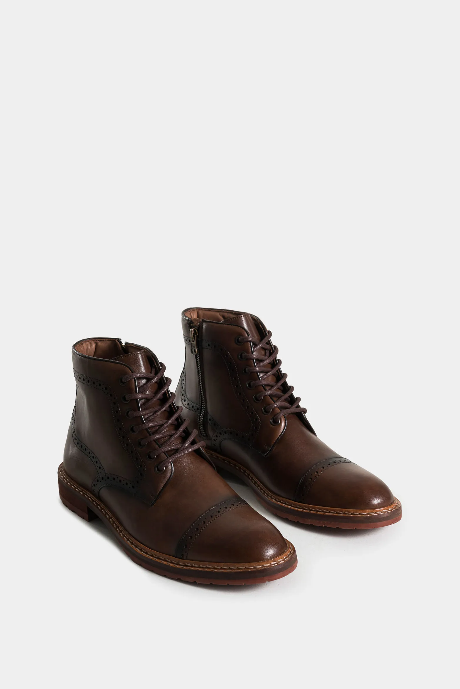 Botas estepa de cuero liso para hombre detalle artesanal chiripiado