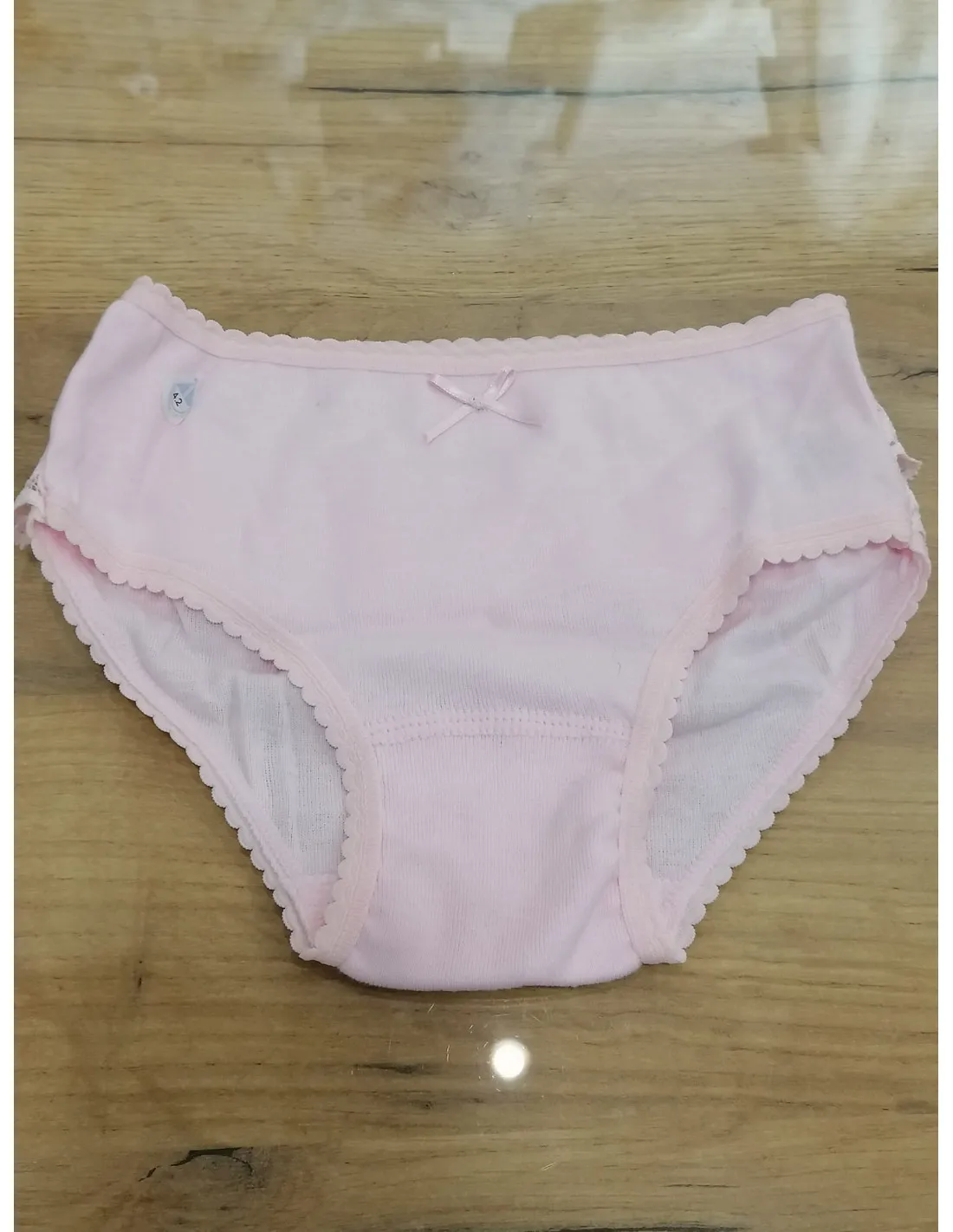 Braguita con volante de encaje para niña de Babidu