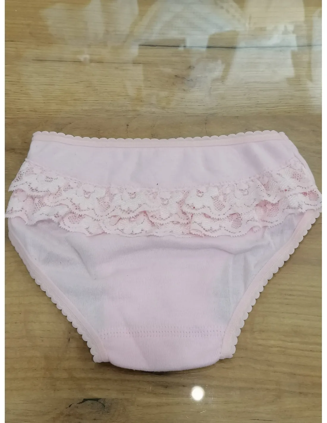 Braguita con volante de encaje para niña de Babidu