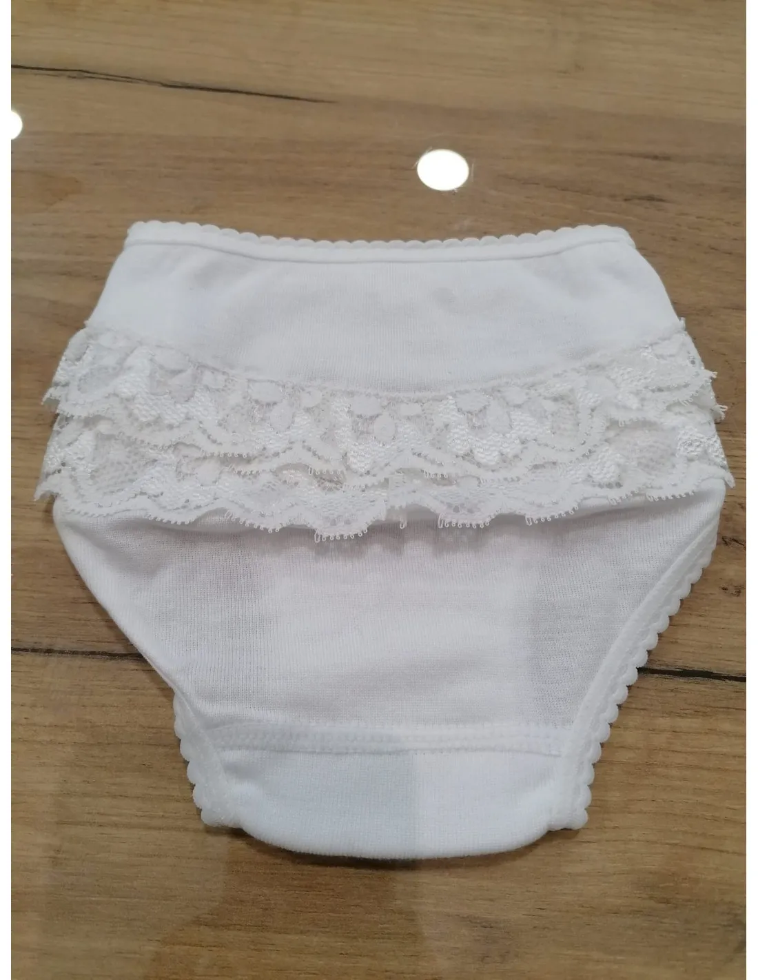 Braguita con volante de encaje para niña de Babidu