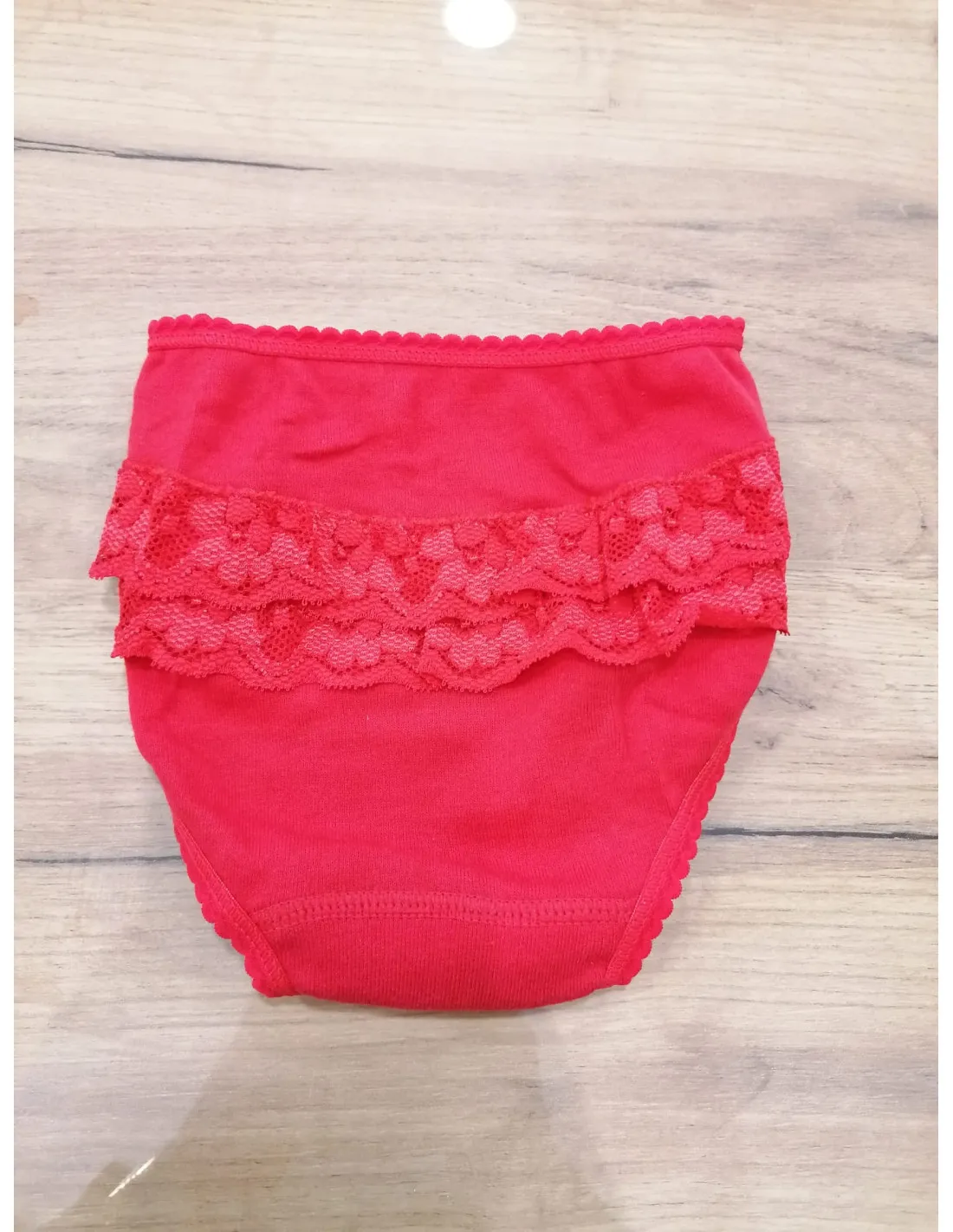 Braguita con volante de encaje para niña de Babidu