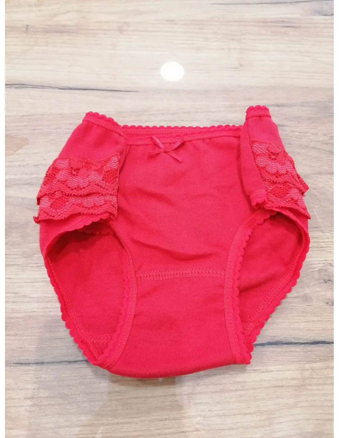Braguita con volante de encaje para niña de Babidu