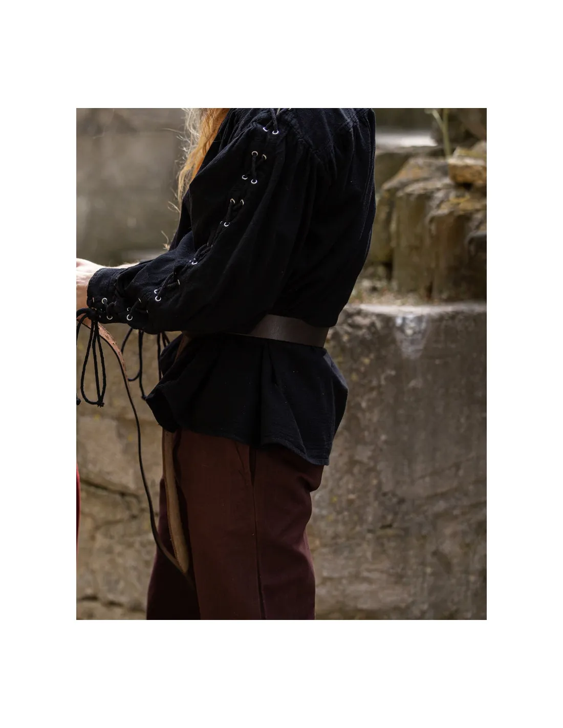 Camisa medieval Adrián con cordones, blanca o negra