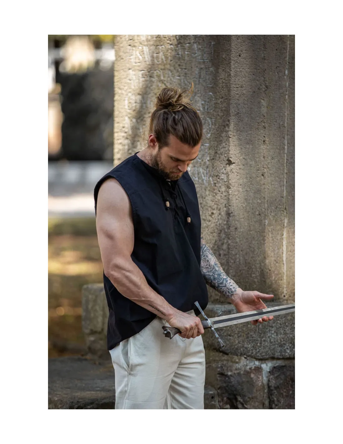 Camisa medieval negra sin mangas, modelo Jean