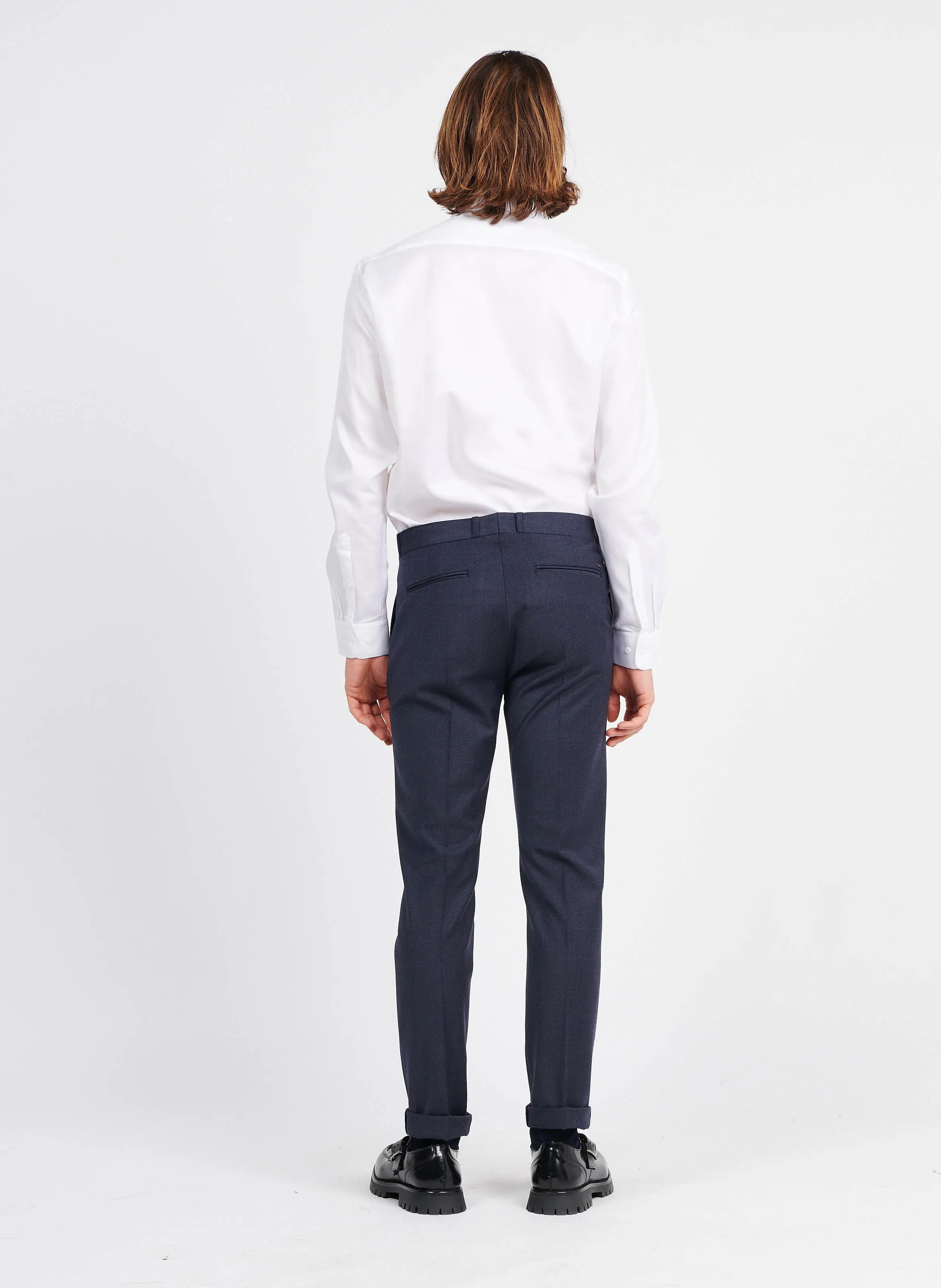 Camisa slim fit de algodón con cuello clásico en blanco