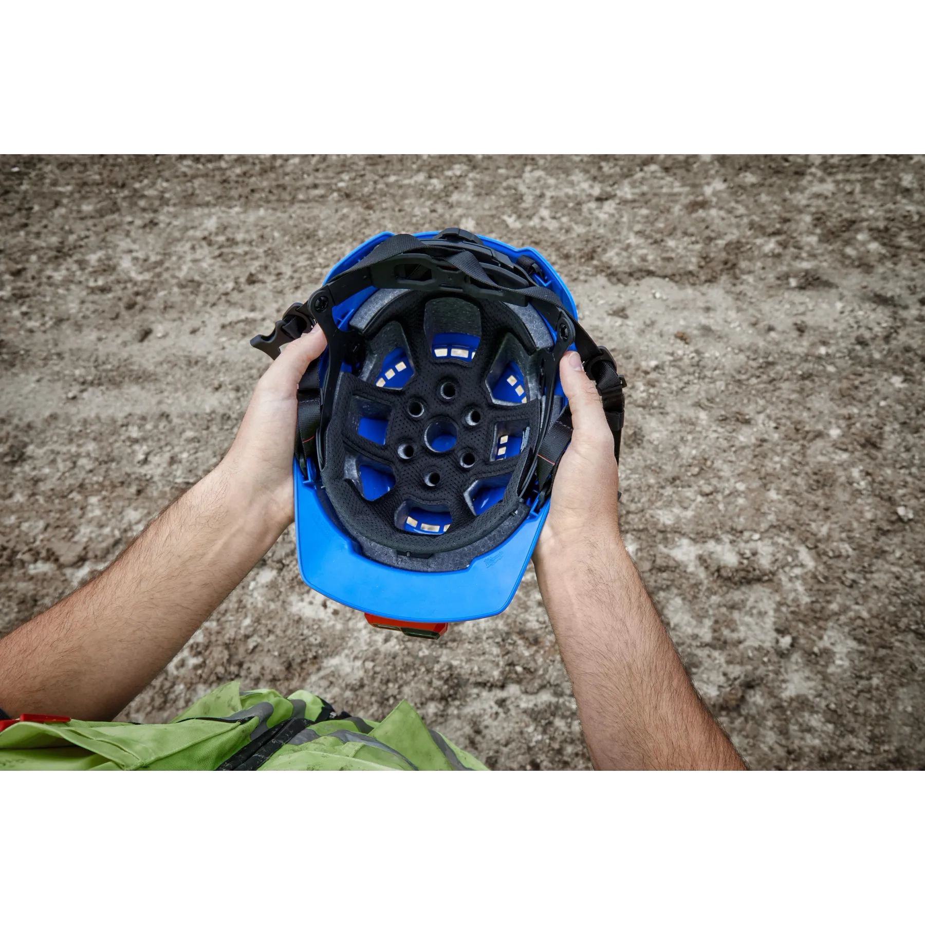 Casco de seguridad de ala delantera azul con ventilación (EE. UU.): Tipo 2, Clase C
