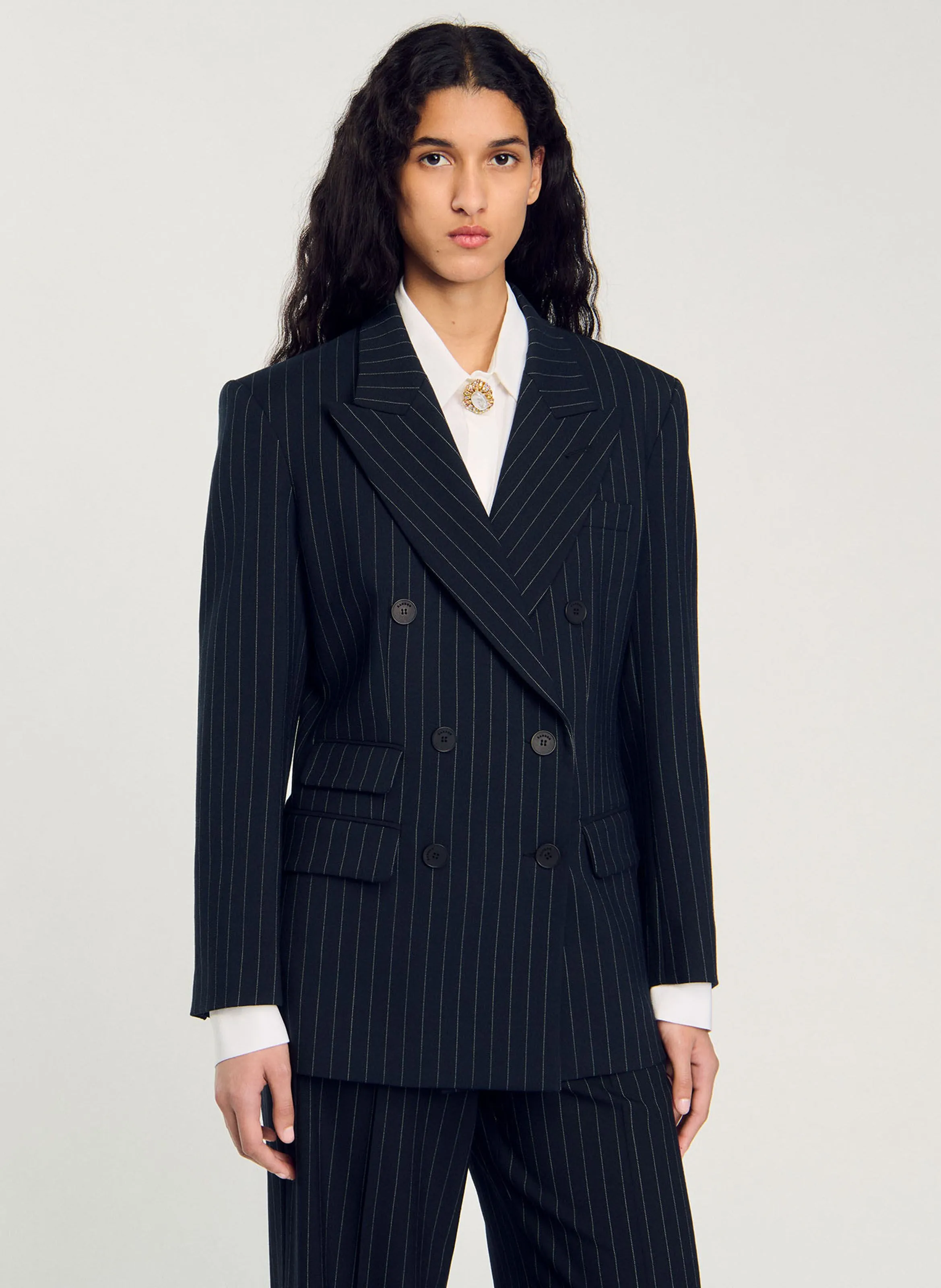 Chaqueta de sastre a rayas en negro