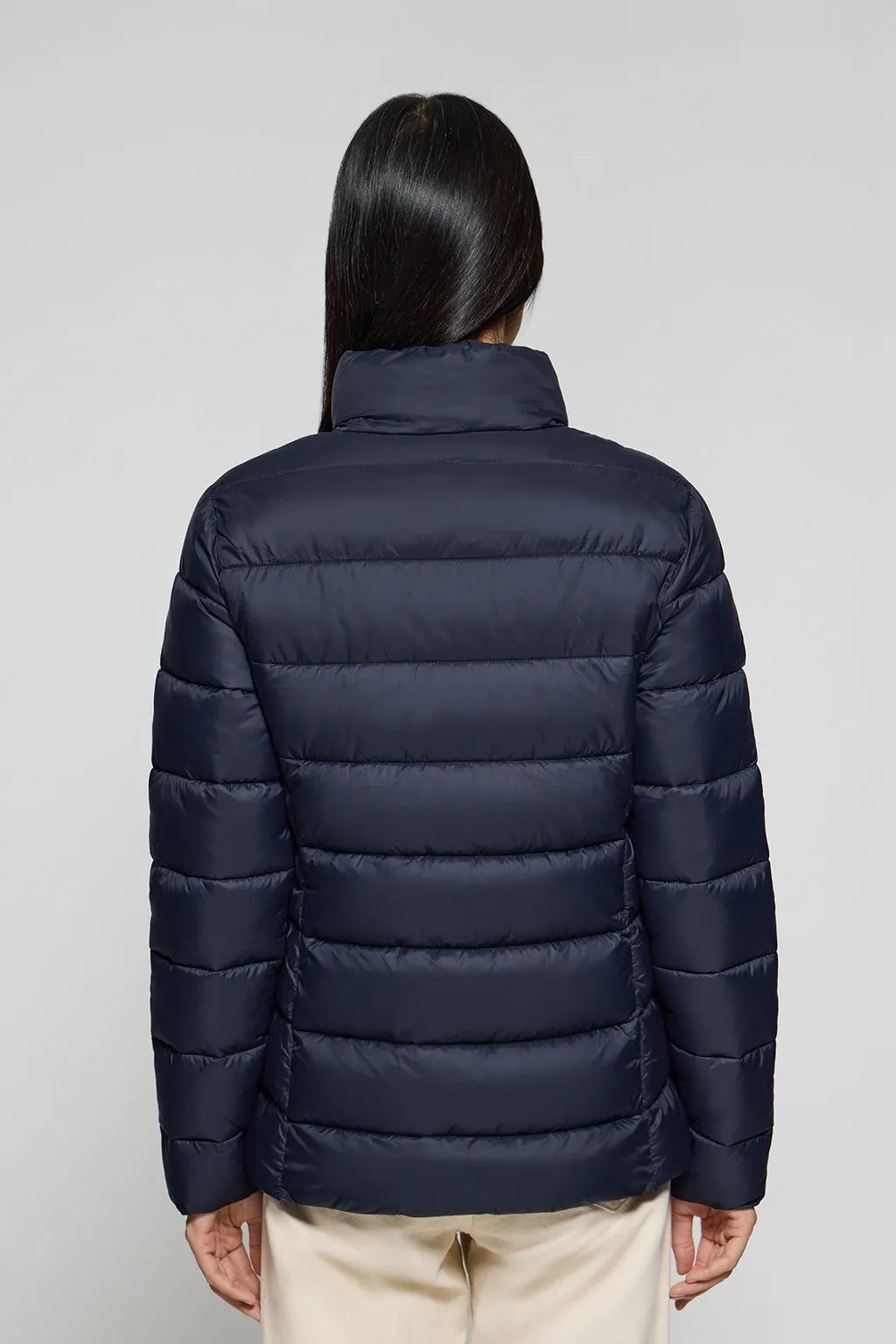 Chaqueta ultralight Susanne azul marino con bordado Rigby Go