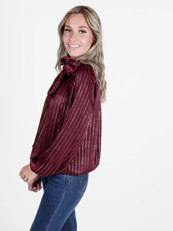 Daystar Blusa de mujer de manga larga con rayas plateadas.