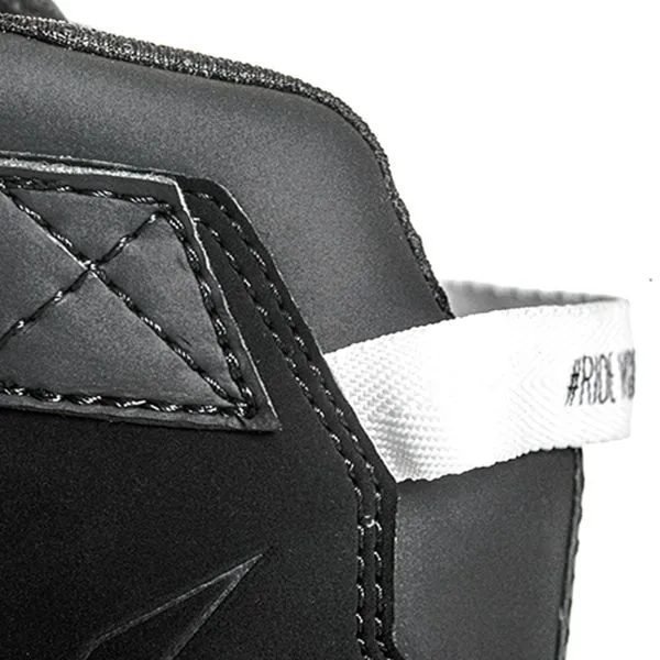 Ixon Bull 2 WP Black White Red 