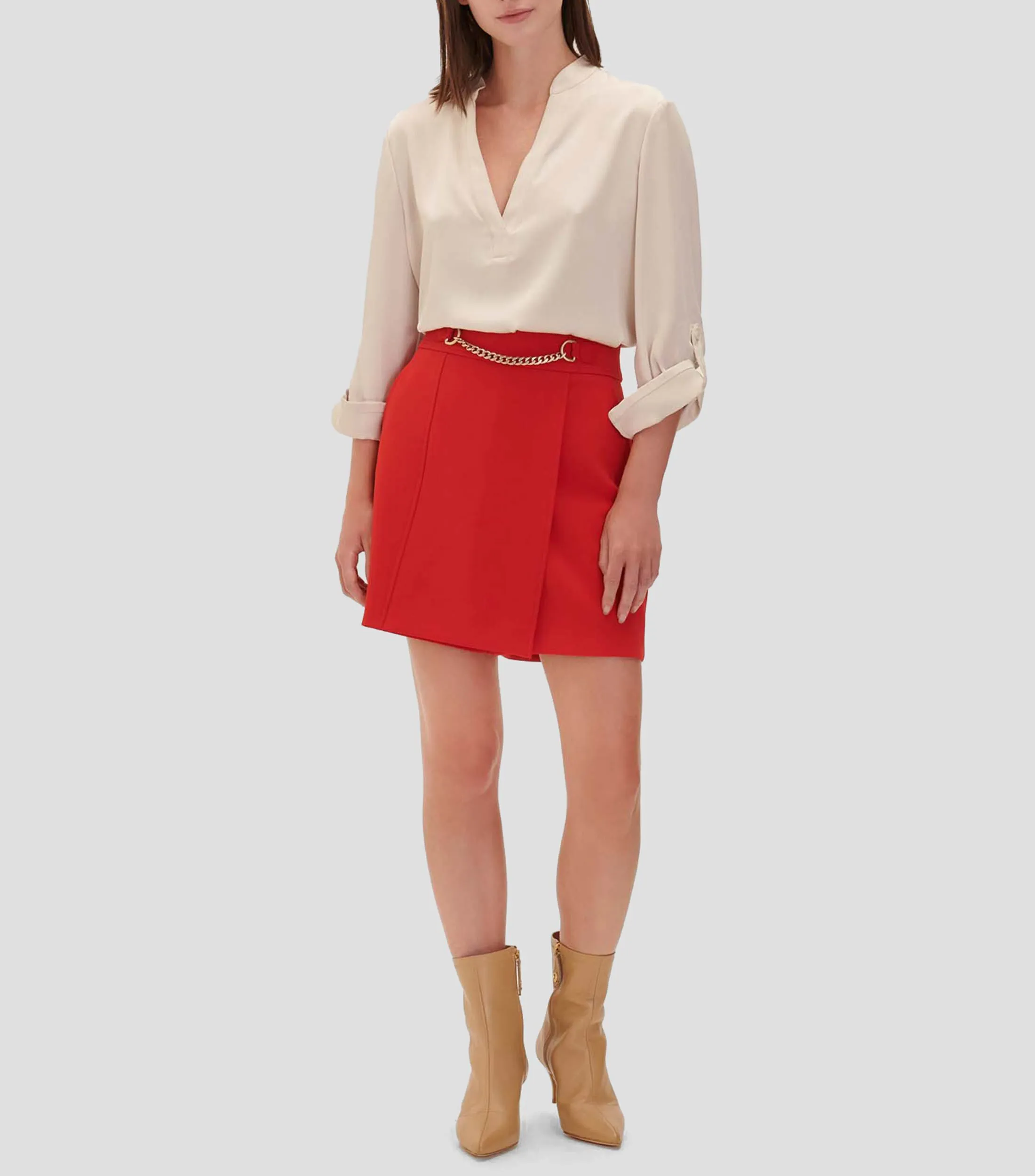 Julio Blusa de Satín Cuello Mao y Escote V Beige Mujer