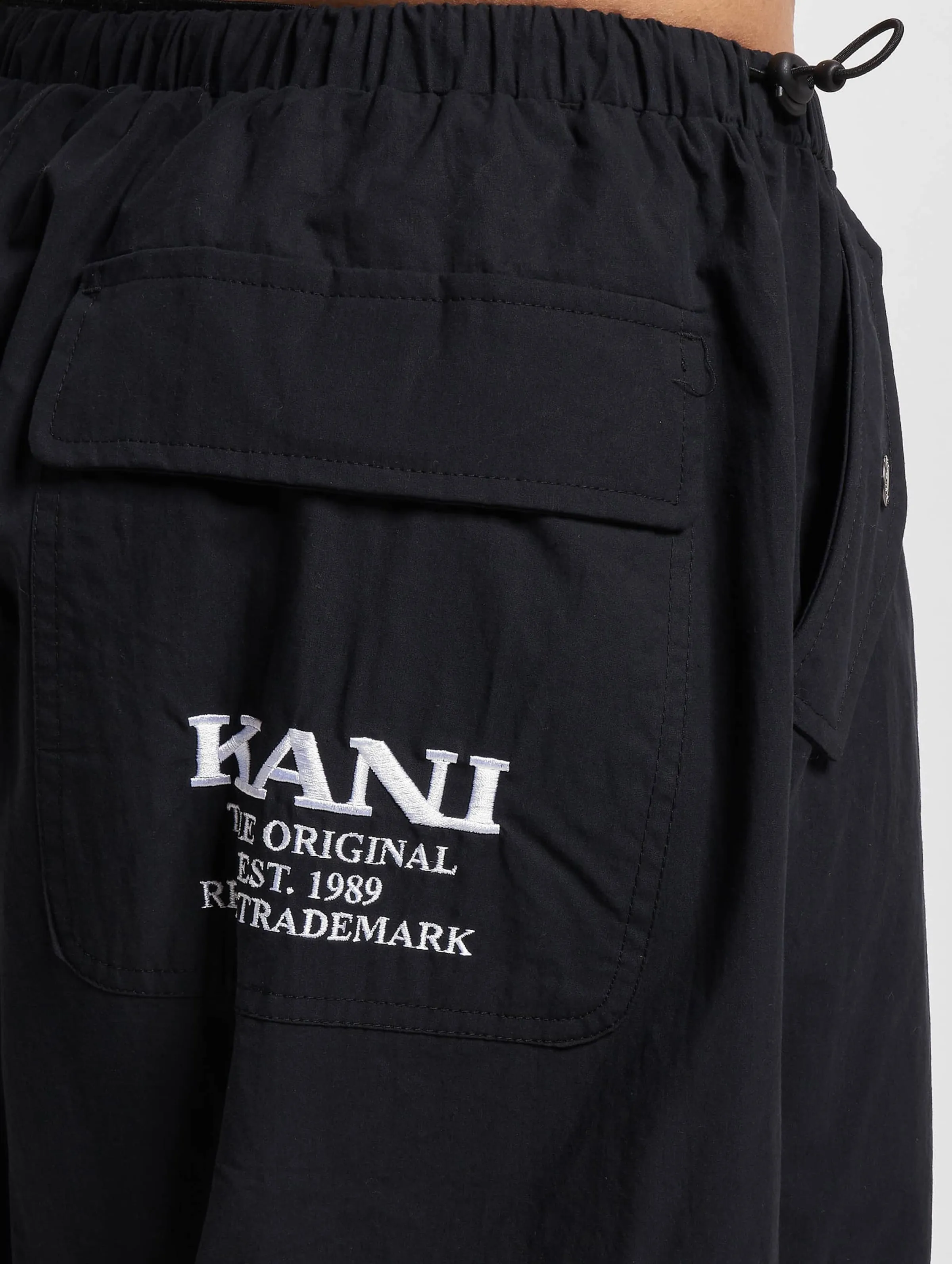 Karl Kani Small Signature