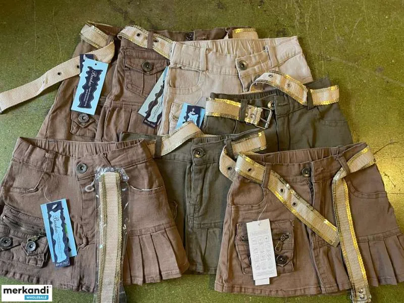 La ropa mezcla diferentes tamaños, tipos