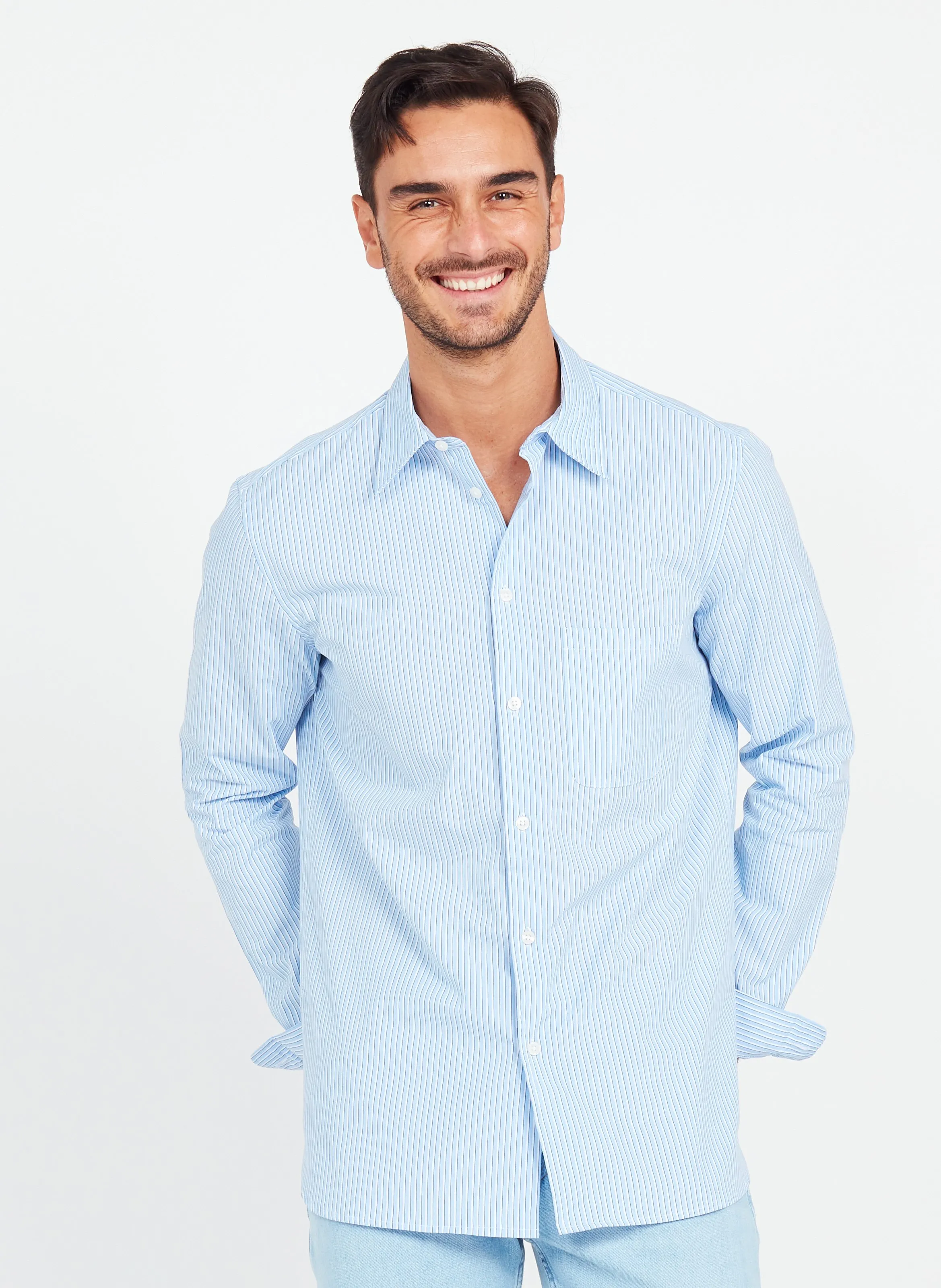 LIAM  CAMISA REGULAR FIT DE ALGODóN A RAYAS CON CUELLO CLáSICO EN AZUL
