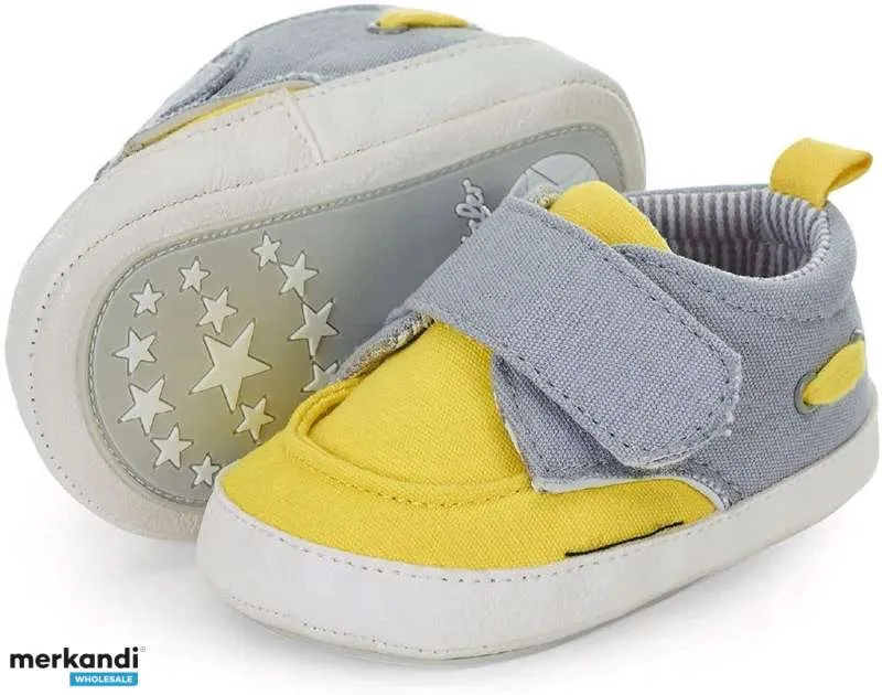 Lote de 7781 pares de zapatos para bebés y niños