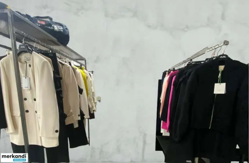 Lotes de ropa de mujer de JIJIL fw22