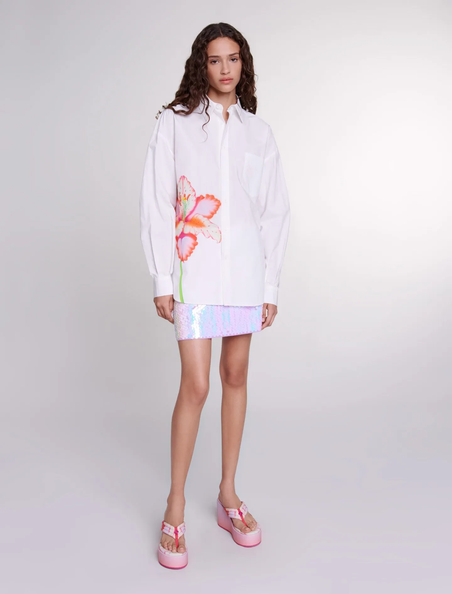 MAJE Camisa holgada de algodón estampada en blanco