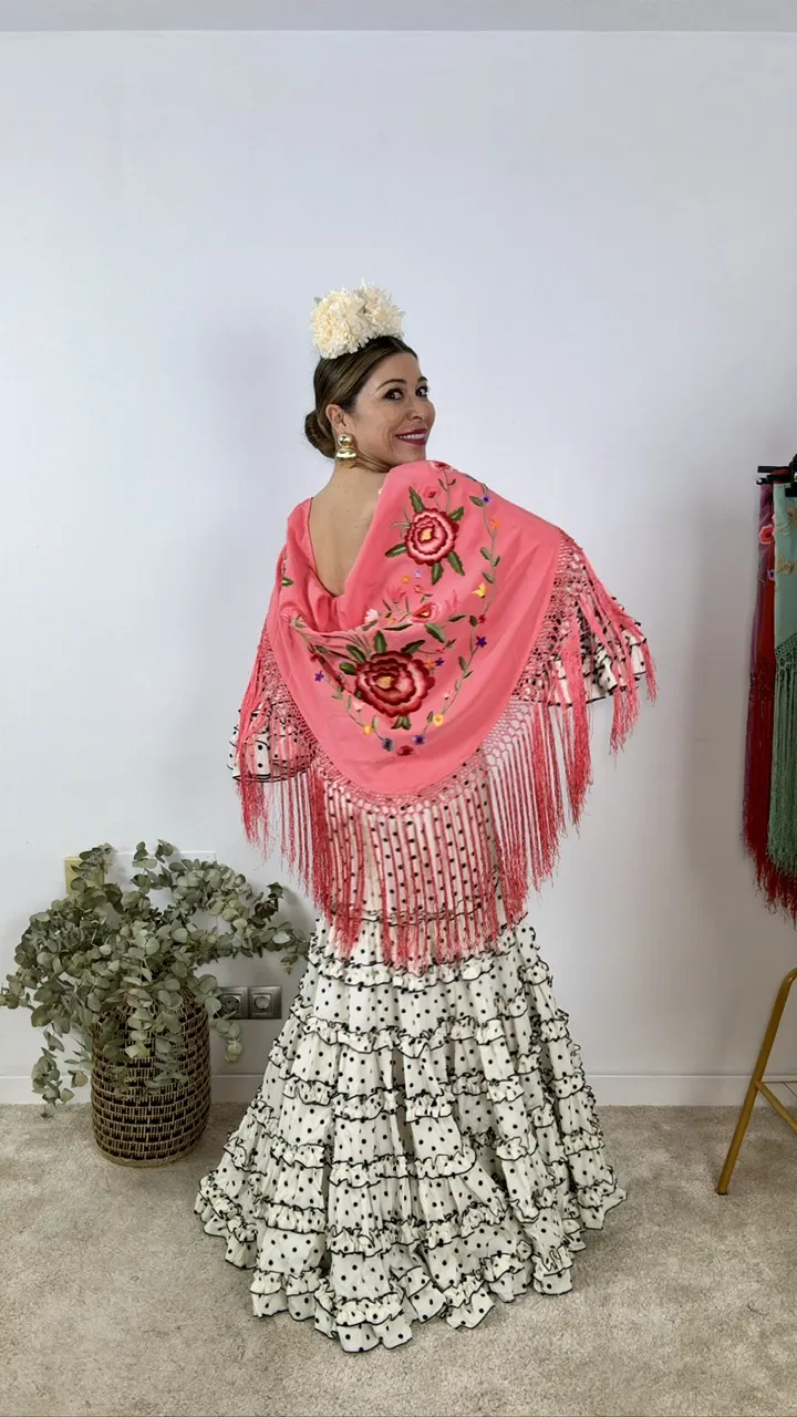 Mantón coral bordado