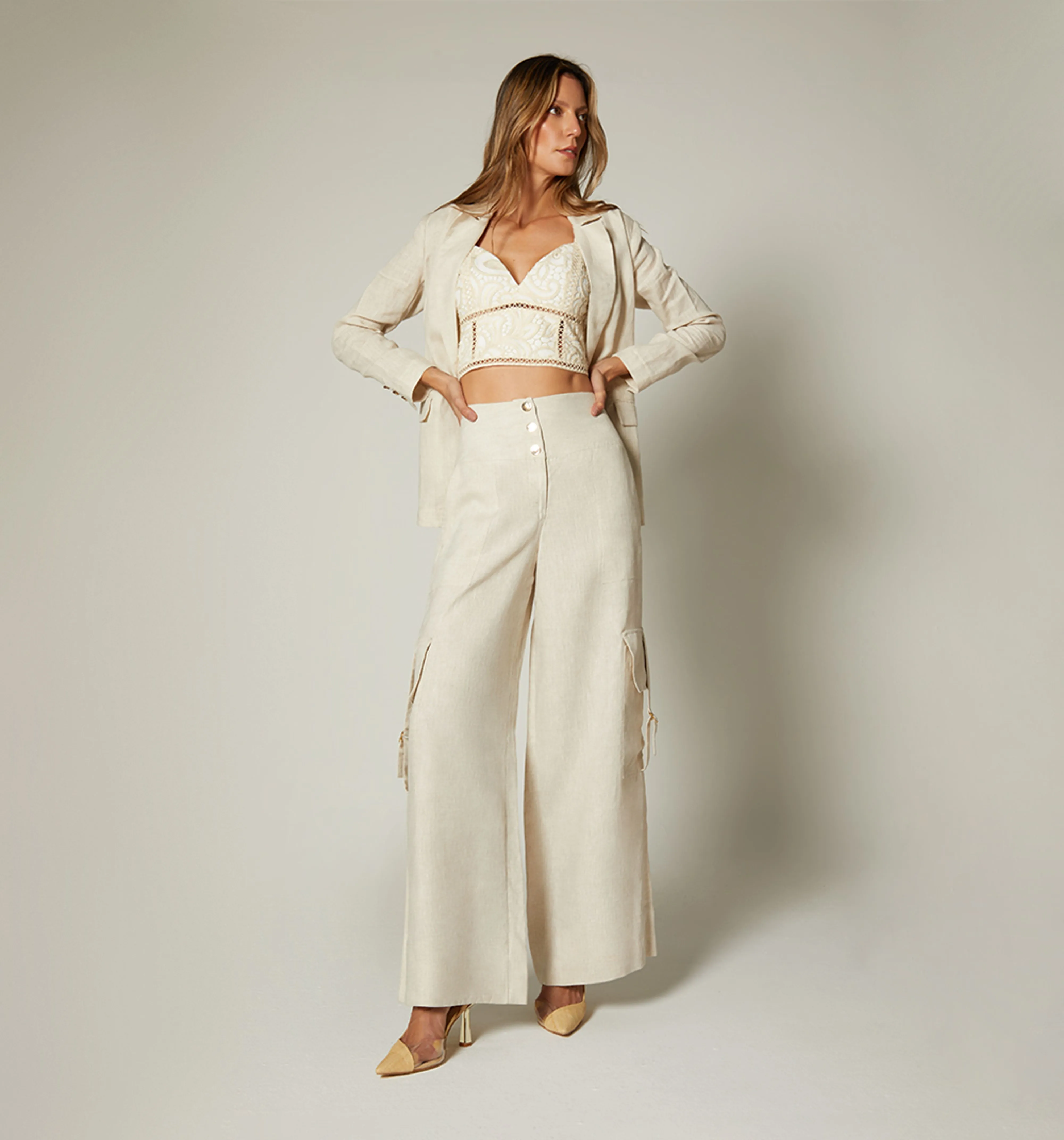 Pantalón cargo tiro alto