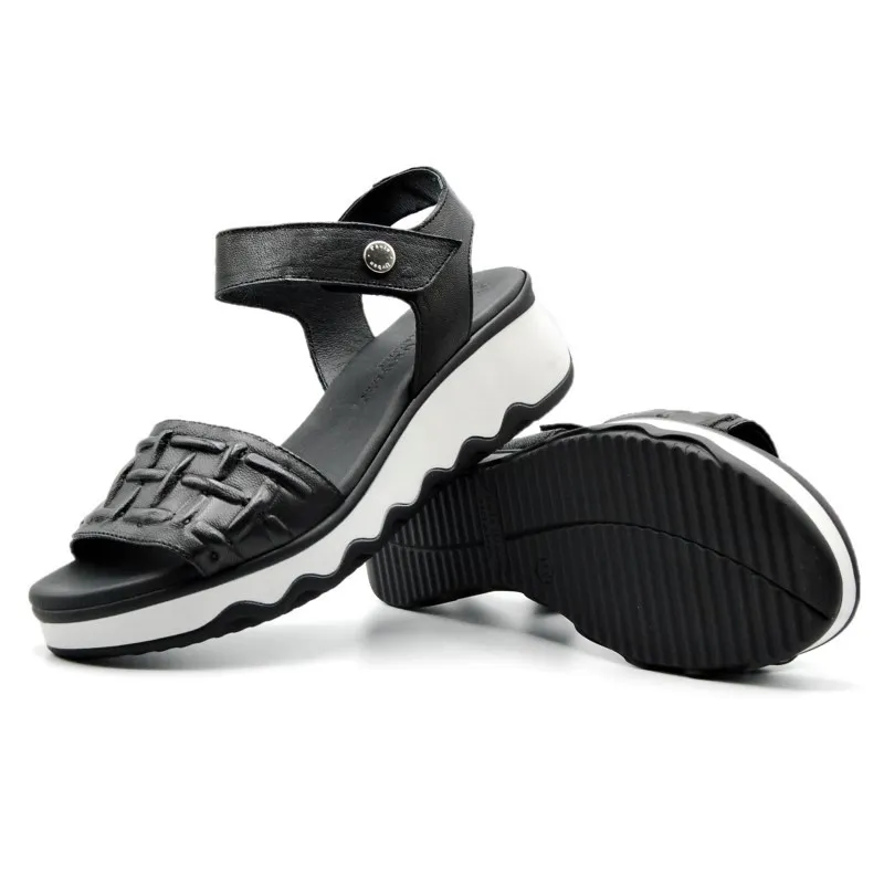 PAULA URBAN 5473 NEGRO Y BLANCO SANDALIA CUñA VELCRO MUJER