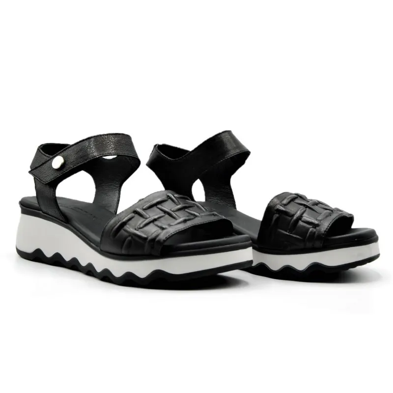 PAULA URBAN 5473 NEGRO Y BLANCO SANDALIA CUñA VELCRO MUJER