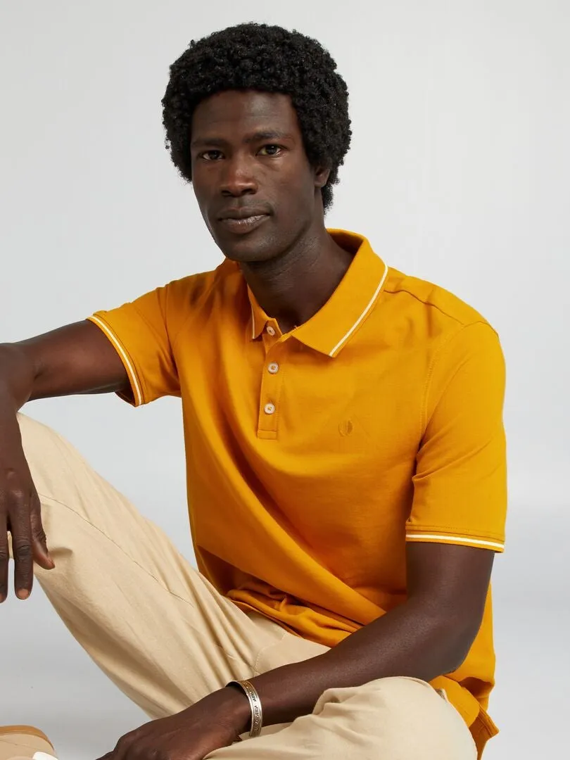 POLO DE PIQUé DE ALGODóN CON BORDADO EN EL PECHO  AMARILLO