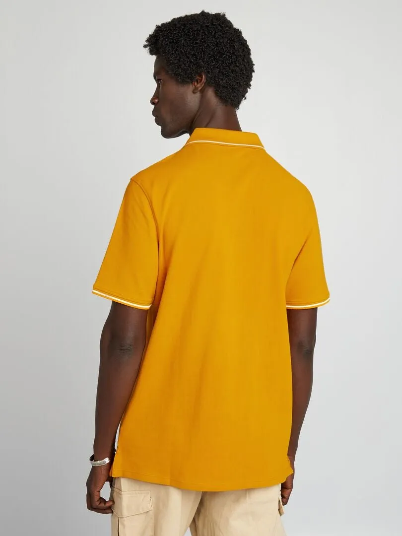 POLO DE PIQUé DE ALGODóN CON BORDADO EN EL PECHO  AMARILLO
