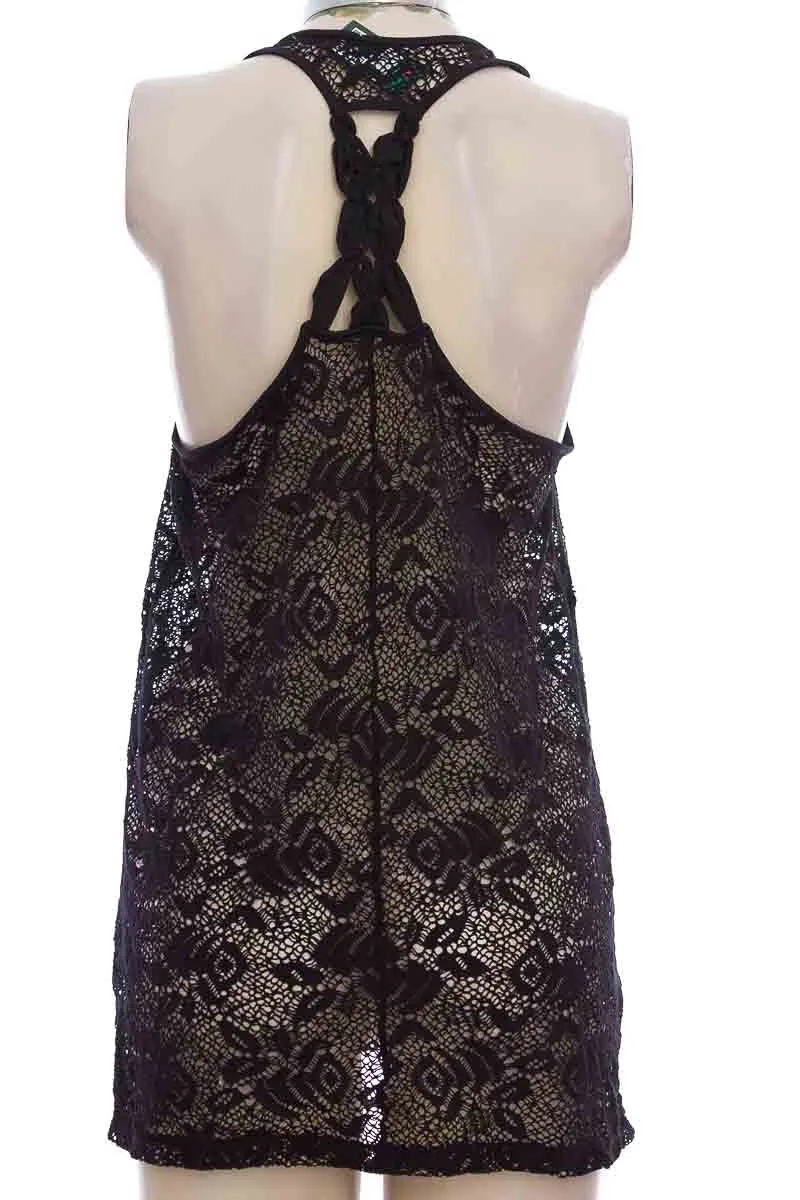 ROPA DEPORTIVA / SALIDA DE BAñO COLOR NEGRO  LAURA