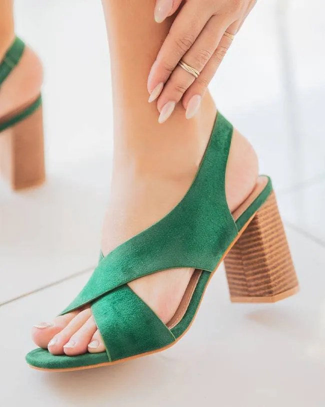SANDALIA DE MUJER CON TACóN CUADRADO VERDE PINO  AMANDA