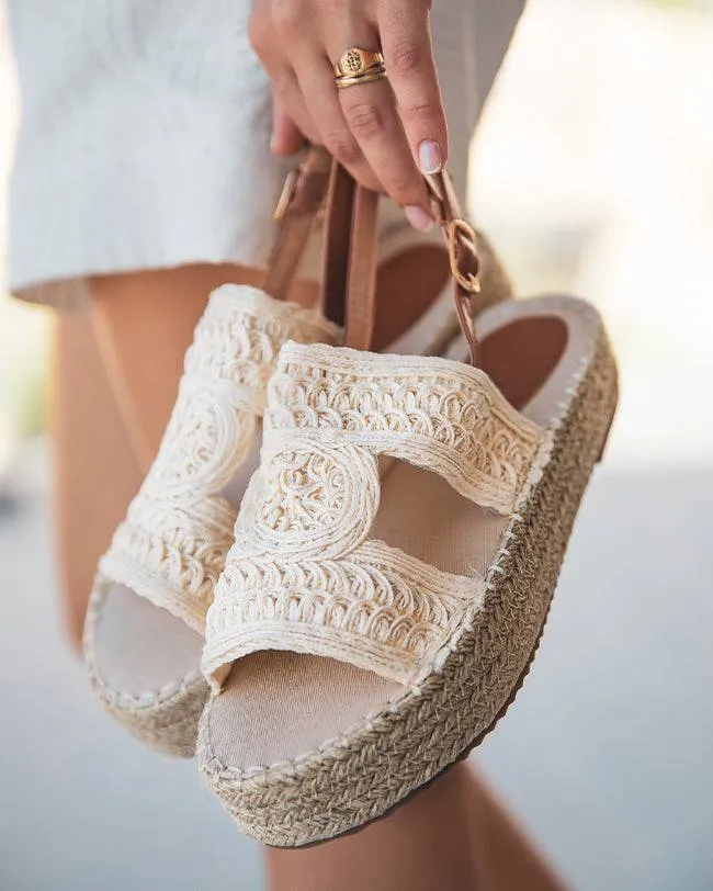 SANDALIA DE PLATAFORMA PARA MUJER CóMODA CON ENCAJE EN BEIGE  LOUNA