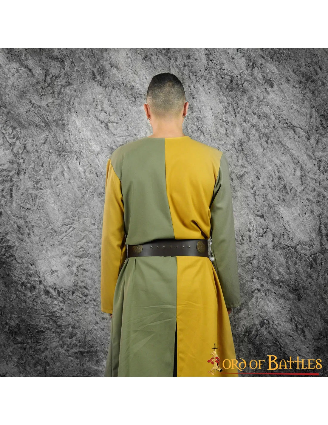 TABARDO MEDIEVAL BICOLOR OLIVAMOSTAZA CON ESCUDO HERáLDICO
