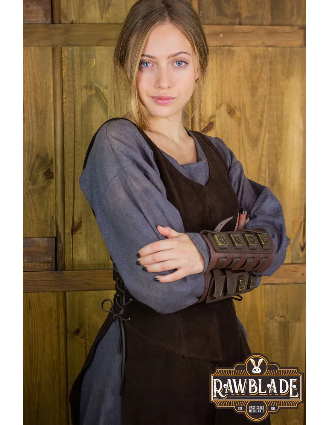 TABARDO MEDIEVAL JOANNE EN PIEL DE SERRAJE  MARRóN