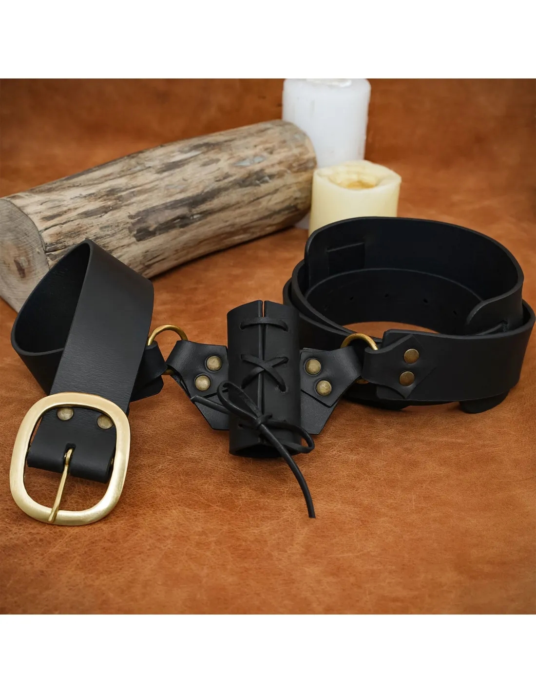 Tahalí medieval cuero con cinturón, para espadas.