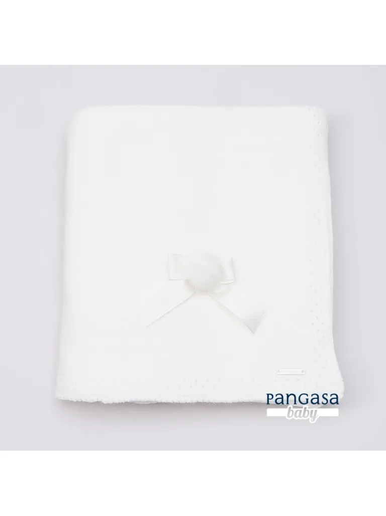 Toquilla o chal pompón de Pangasa