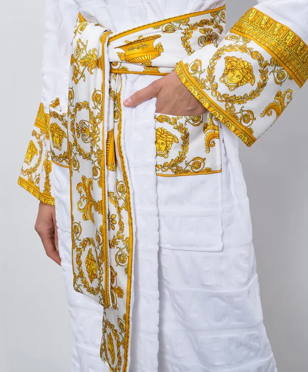 Versace White bathrobe in Versace Allover pattern with Barocco print
