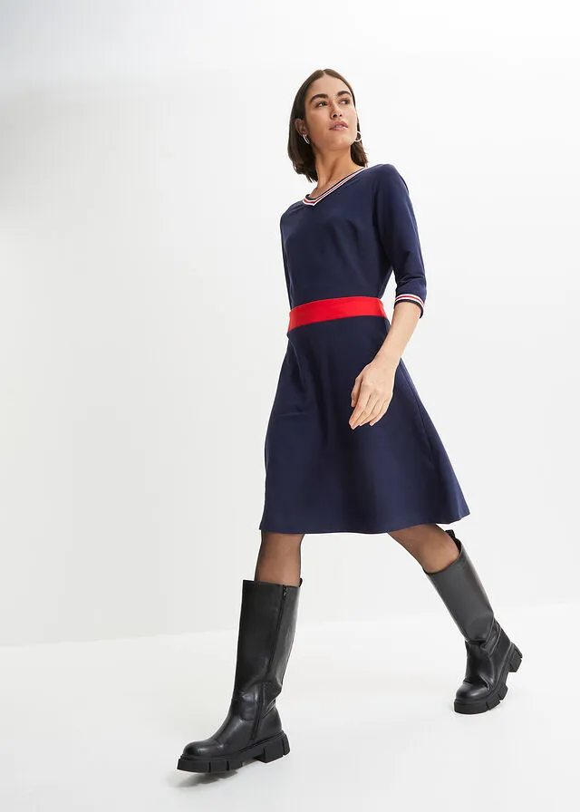 VESTIDO DE PUNTO AZUL MARINOROJOBLANCO
