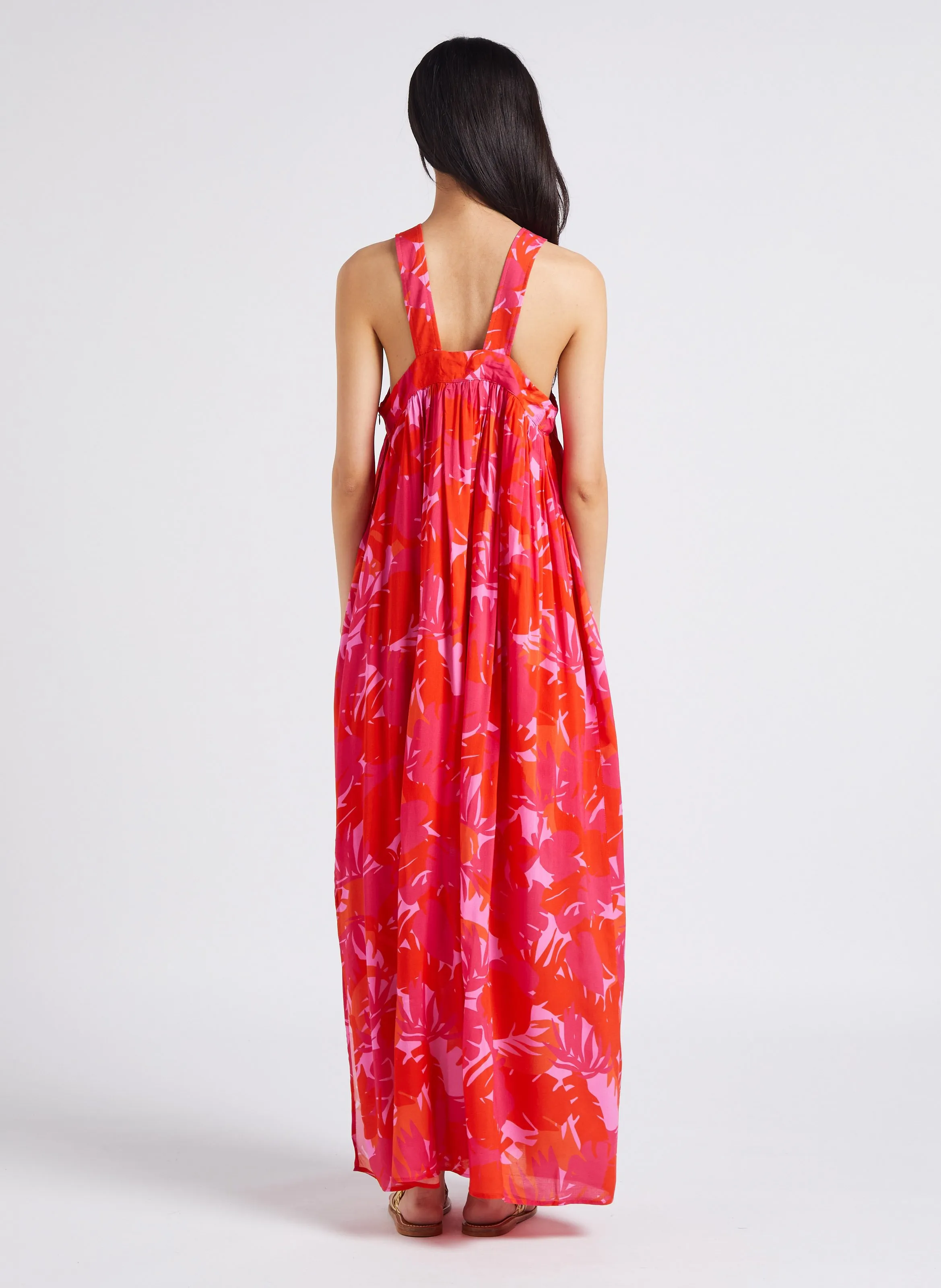 Vestido largo estampado con cuello cuadrado en rojo