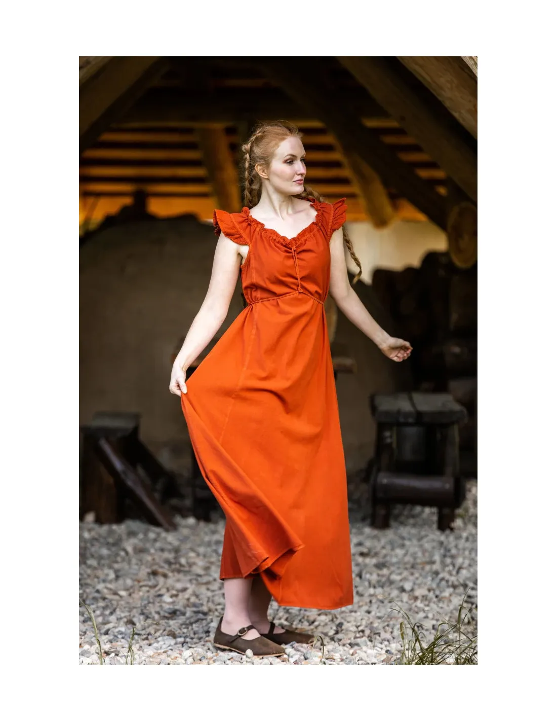 Vestido medieval largo modelo Clara, color naranja oscuro