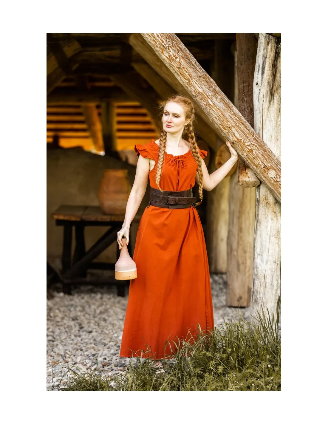 Vestido medieval largo modelo Clara, color naranja oscuro