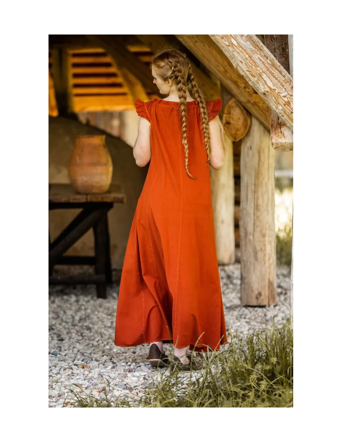 Vestido medieval largo modelo Clara, color naranja oscuro