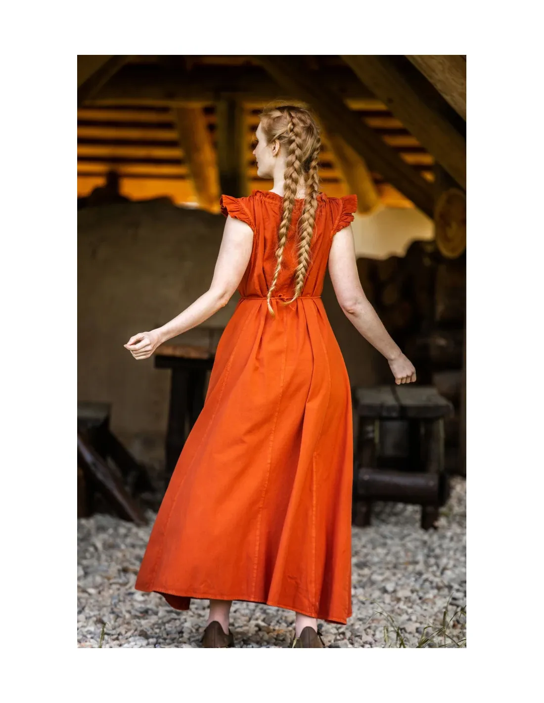 Vestido medieval largo modelo Clara, color naranja oscuro