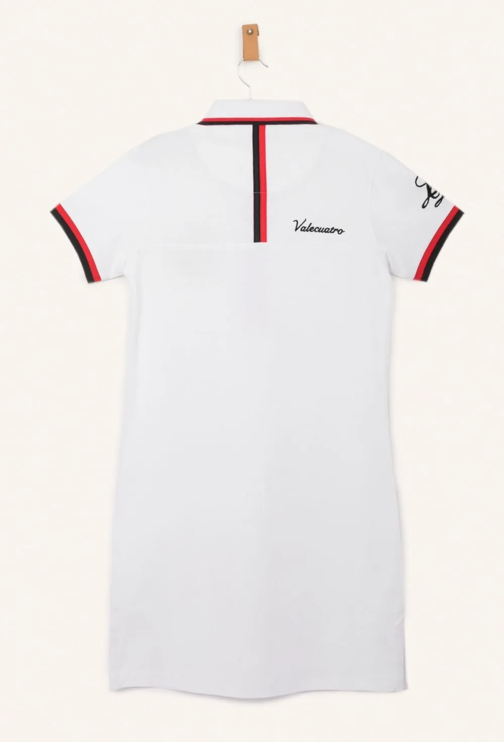 Vestido modelo escudo blanco